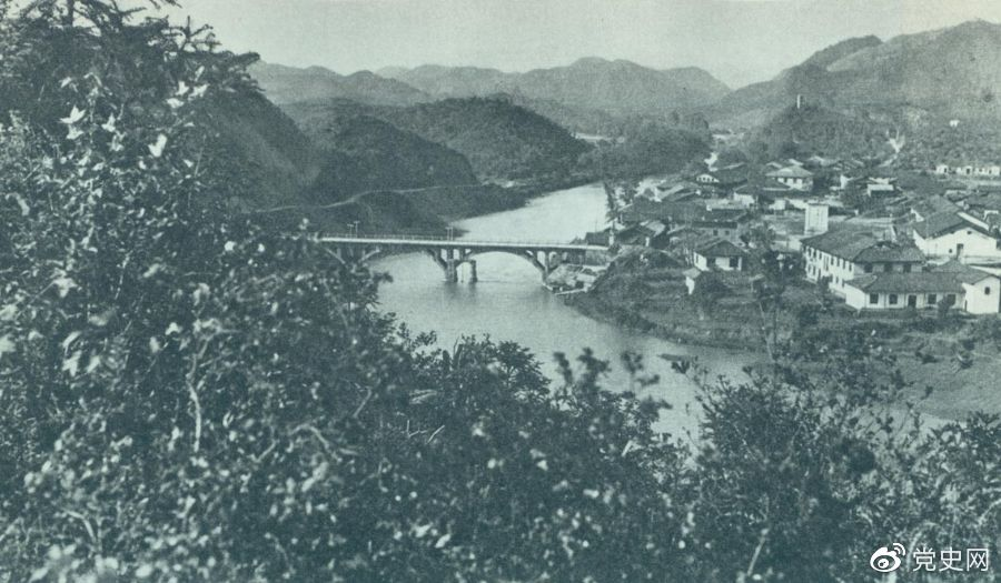 1930年12月，紅軍在龍岡地區殲滅國民黨軍第十八師近一萬人，活捉敵師長張輝瓚。圖為作戰舊址江西興國東北的龍岡。